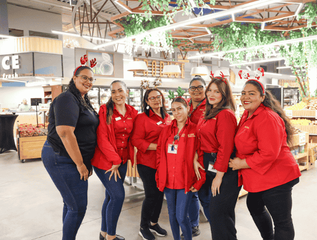 Bucuti & Tara Celebrates Staff with Spirit-filled, Private Holiday Shopping Extravaganza